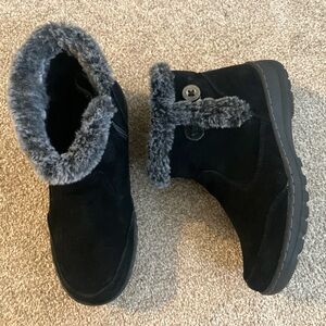 Khombu Iris Black Leather Zip‎ Up Ankle Boots with Gray Fur Trim Size 8